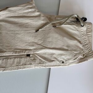 Vuori Women's Ripstop Pant  SZ Large NWOT